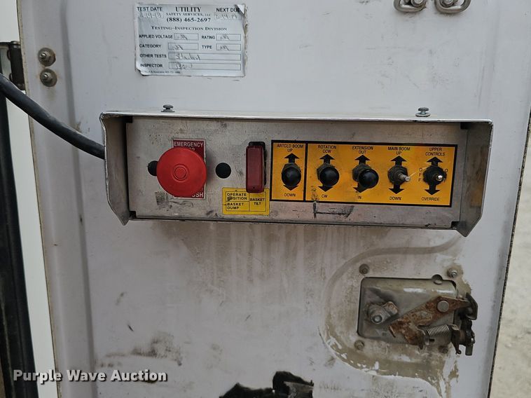 image for item DP6482 2005 Chevrolet C4500 bucket truck