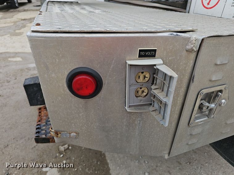 image for item DP6482 2005 Chevrolet C4500 bucket truck