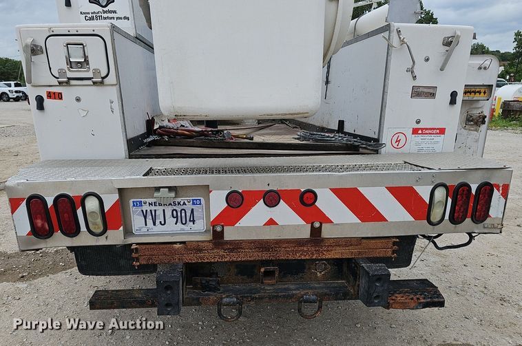 image for item DP6482 2005 Chevrolet C4500 bucket truck