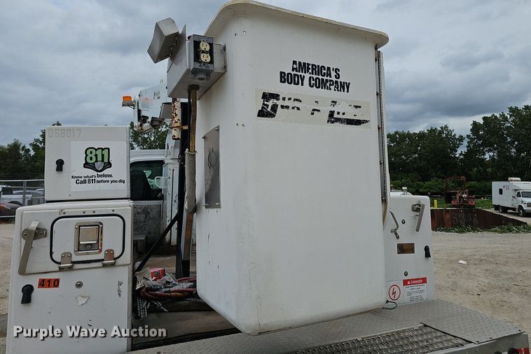image for item DP6482 2005 Chevrolet C4500 bucket truck