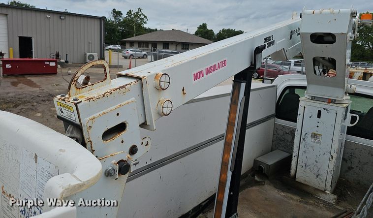 image for item DP6482 2005 Chevrolet C4500 bucket truck