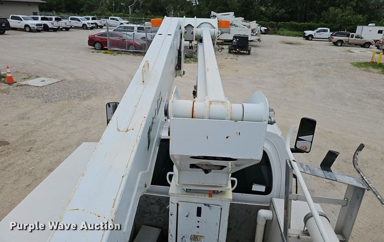 image for item DP6482 2005 Chevrolet C4500 bucket truck