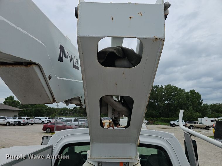 image for item DP6482 2005 Chevrolet C4500 bucket truck