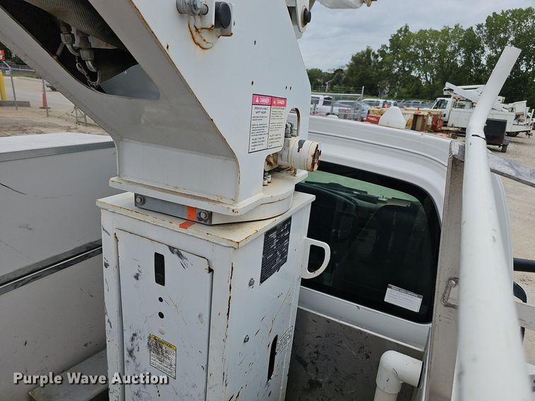 image for item DP6482 2005 Chevrolet C4500 bucket truck