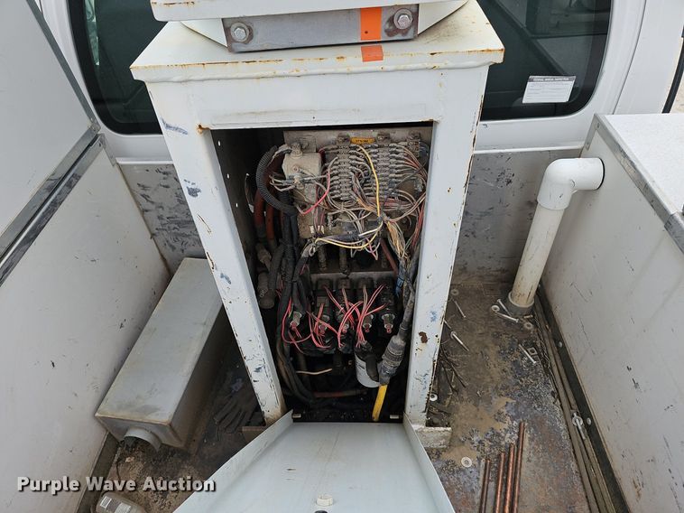 image for item DP6482 2005 Chevrolet C4500 bucket truck