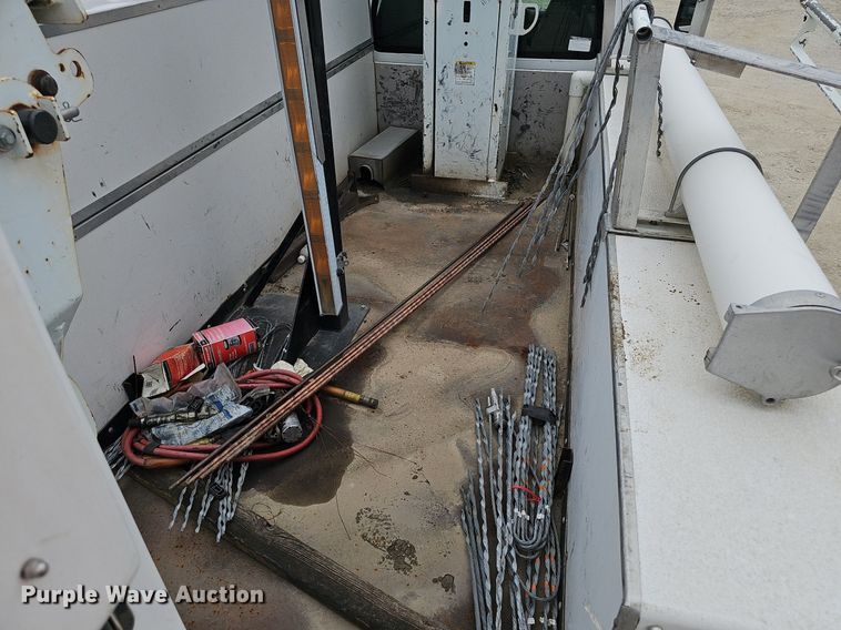 image for item DP6482 2005 Chevrolet C4500 bucket truck