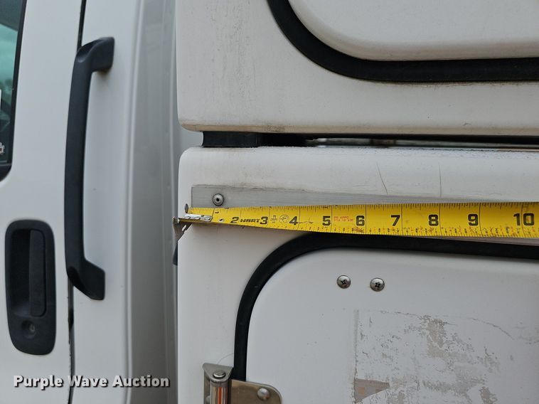 image for item DP6482 2005 Chevrolet C4500 bucket truck