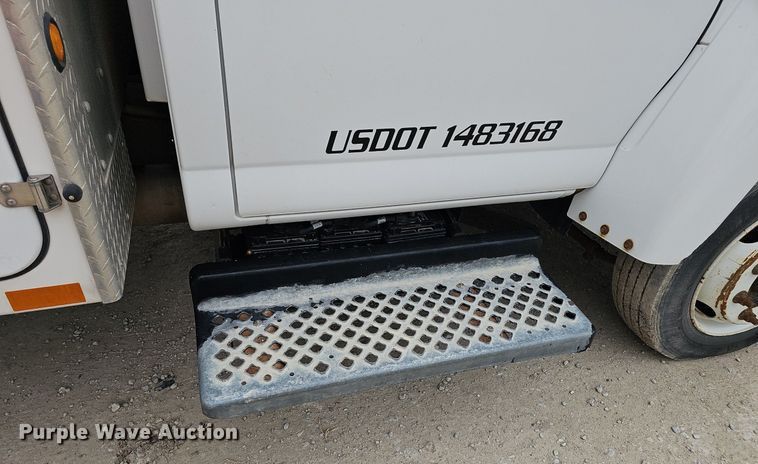 image for item DP6482 2005 Chevrolet C4500 bucket truck