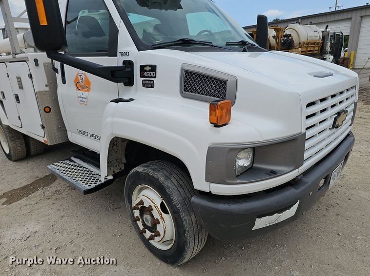 image for item DP6482 2005 Chevrolet C4500 bucket truck