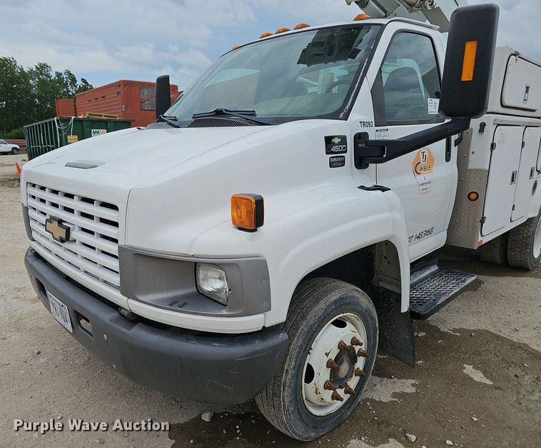 image for item DP6482 2005 Chevrolet C4500 bucket truck