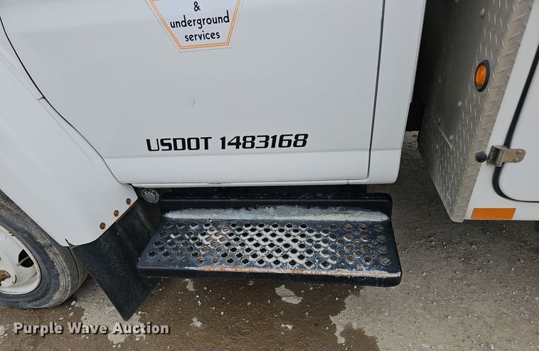 image for item DP6482 2005 Chevrolet C4500 bucket truck