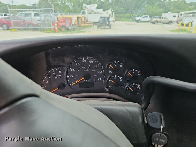 image for item DP6482 2005 Chevrolet C4500 bucket truck