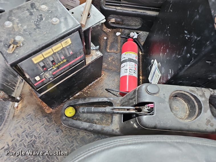 image for item DP6482 2005 Chevrolet C4500 bucket truck