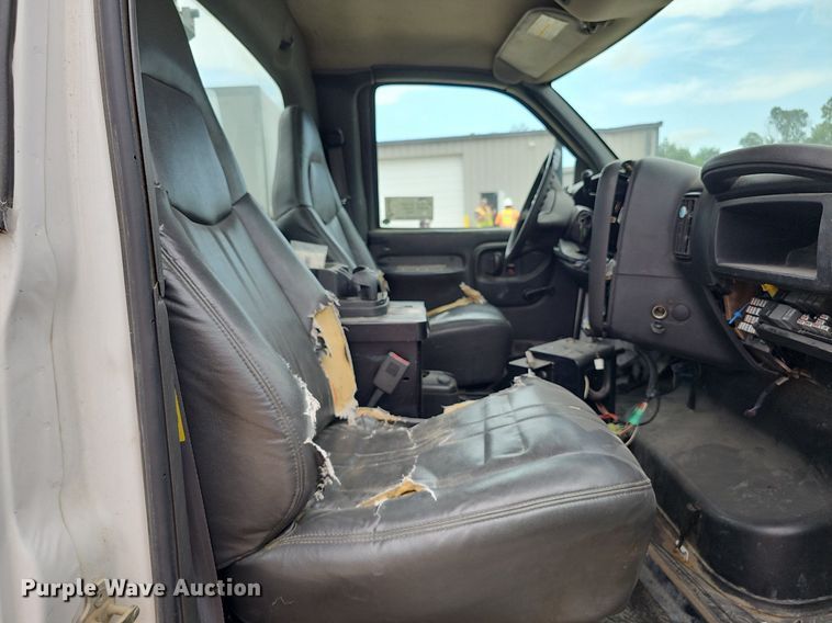 image for item DP6482 2005 Chevrolet C4500 bucket truck