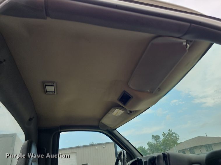 image for item DP6482 2005 Chevrolet C4500 bucket truck