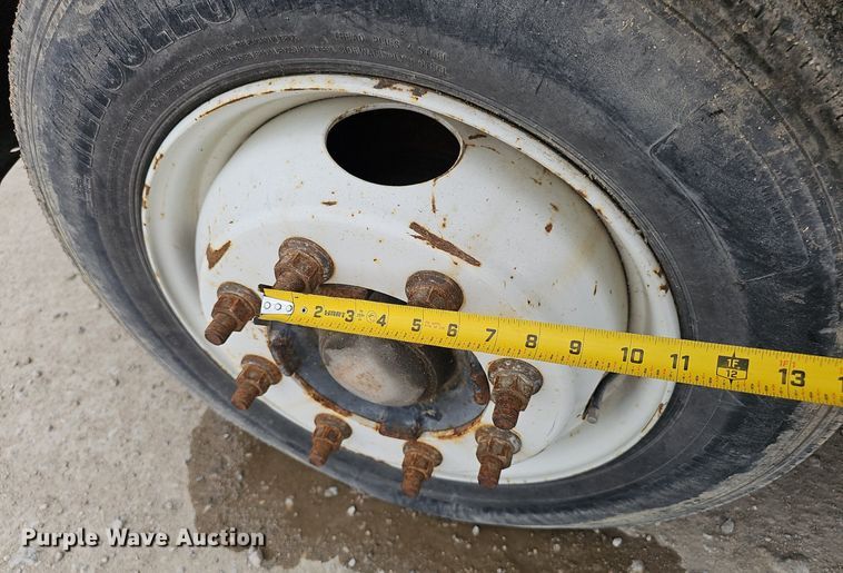 image for item DP6482 2005 Chevrolet C4500 bucket truck