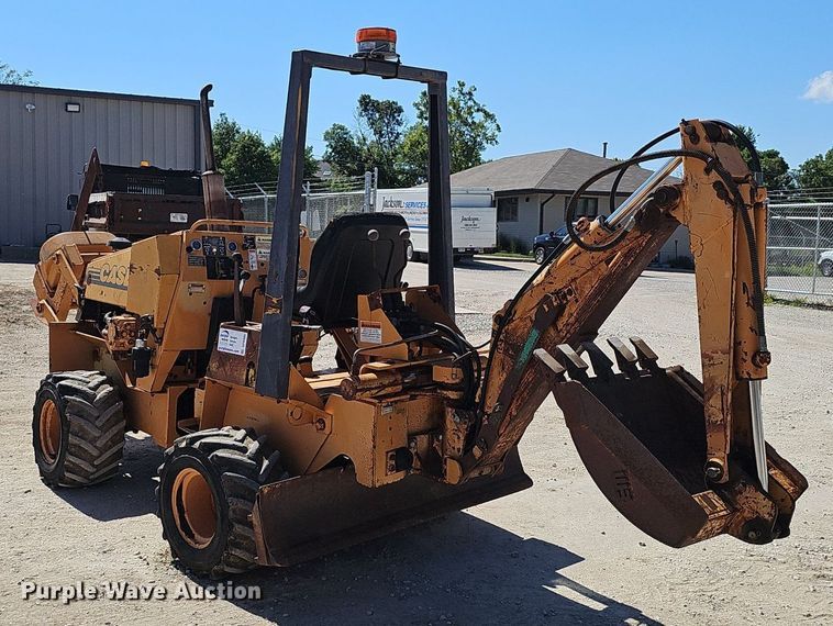 image for item DP6485 2000 Case 360 vibratory cable plow