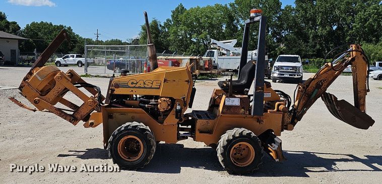 image for item DP6485 2000 Case 360 vibratory cable plow