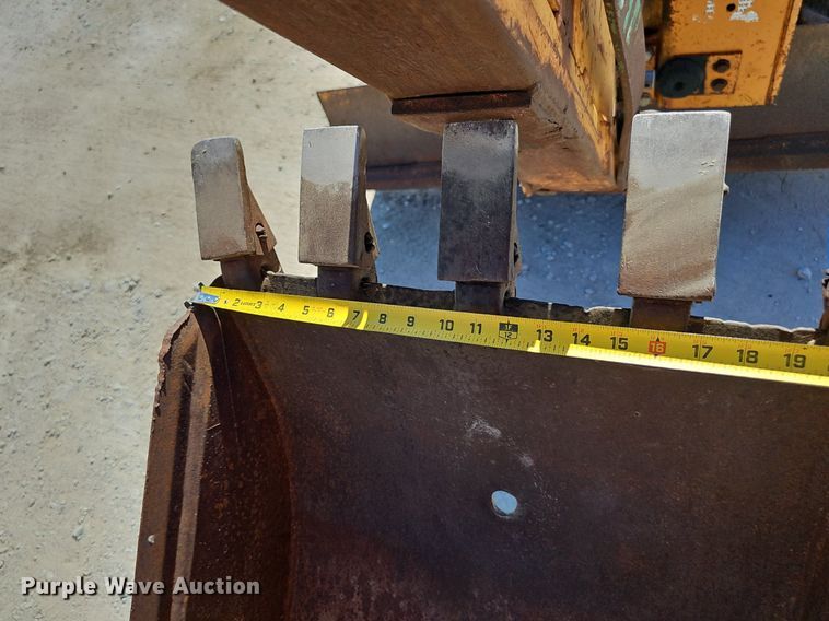 image for item DP6485 2000 Case 360 vibratory cable plow