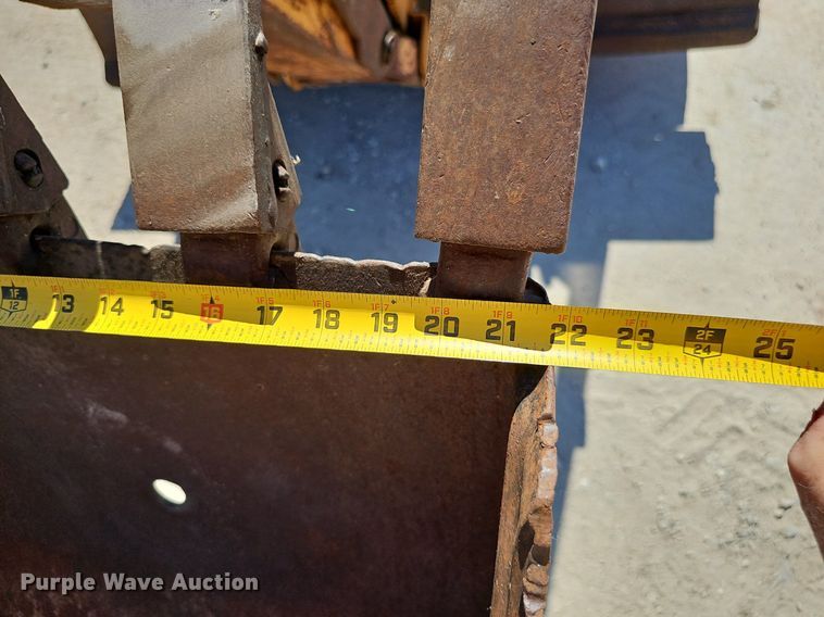 image for item DP6485 2000 Case 360 vibratory cable plow