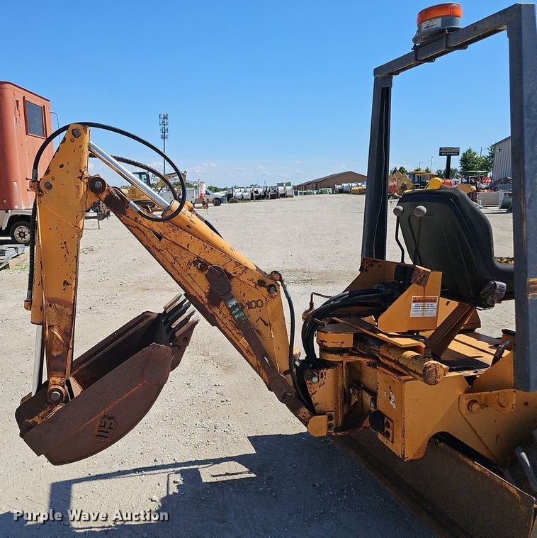 image for item DP6485 2000 Case 360 vibratory cable plow