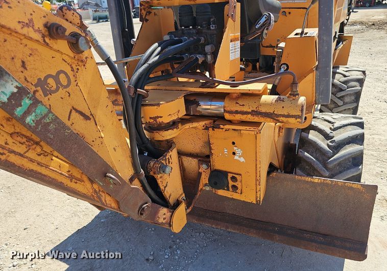 image for item DP6485 2000 Case 360 vibratory cable plow