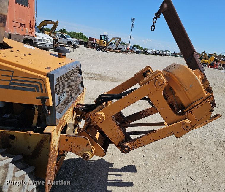 image for item DP6485 2000 Case 360 vibratory cable plow