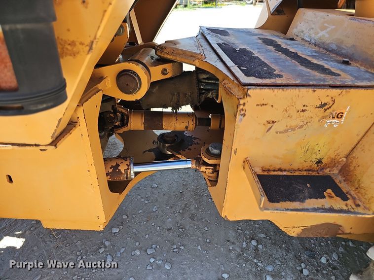 image for item DP6485 2000 Case 360 vibratory cable plow