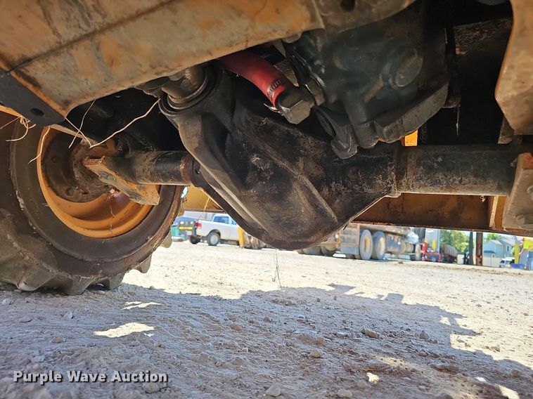 image for item DP6485 2000 Case 360 vibratory cable plow