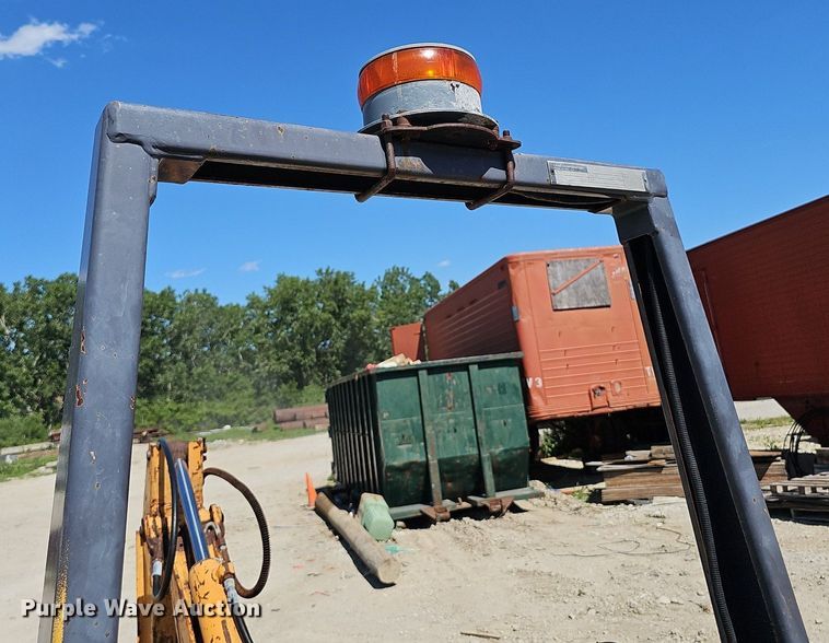 image for item DP6485 2000 Case 360 vibratory cable plow