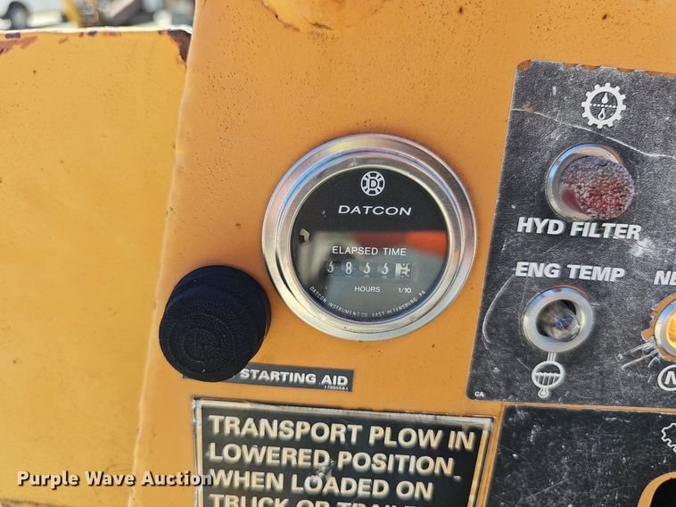 image for item DP6485 2000 Case 360 vibratory cable plow