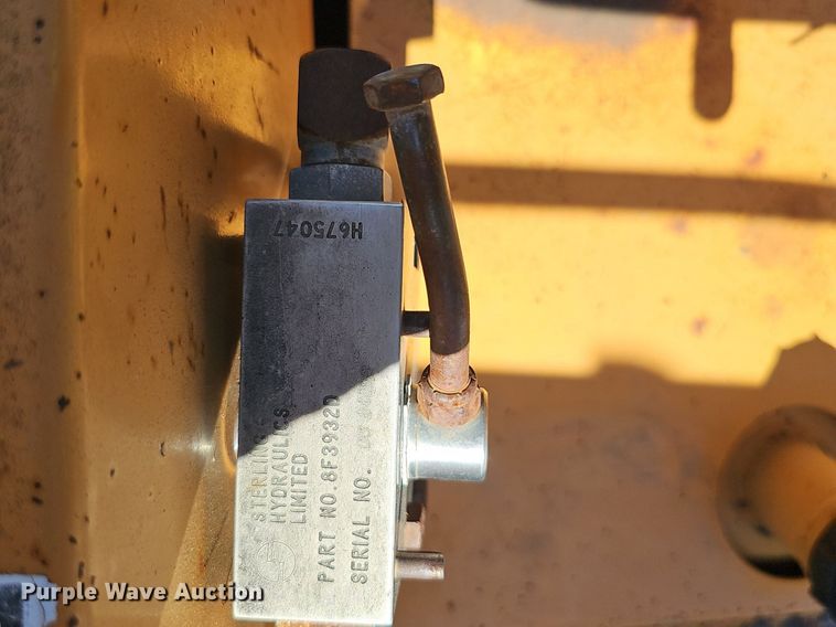 image for item DP6485 2000 Case 360 vibratory cable plow