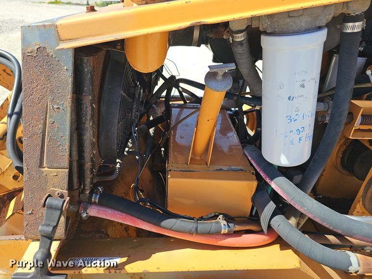 image for item DP6485 2000 Case 360 vibratory cable plow
