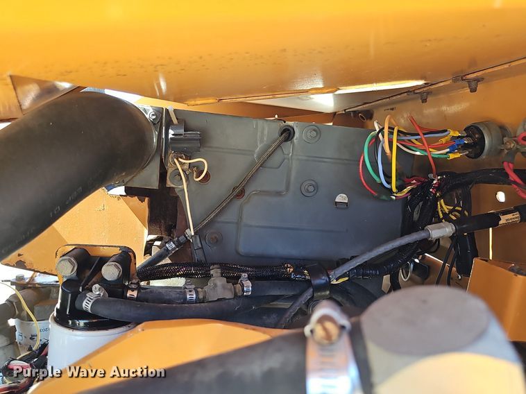 image for item DP6485 2000 Case 360 vibratory cable plow