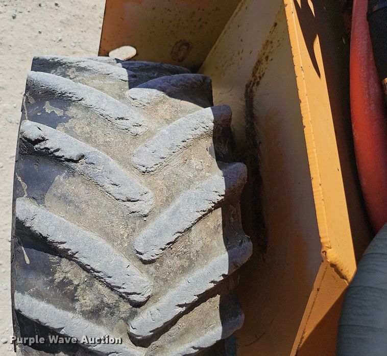 image for item DP6485 2000 Case 360 vibratory cable plow