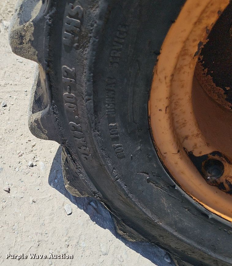 image for item DP6485 2000 Case 360 vibratory cable plow