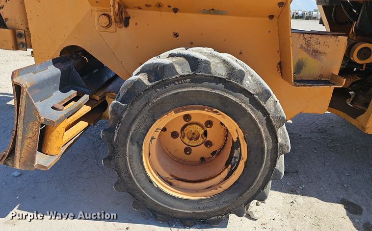 image for item DP6485 2000 Case 360 vibratory cable plow