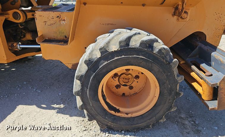 image for item DP6485 2000 Case 360 vibratory cable plow