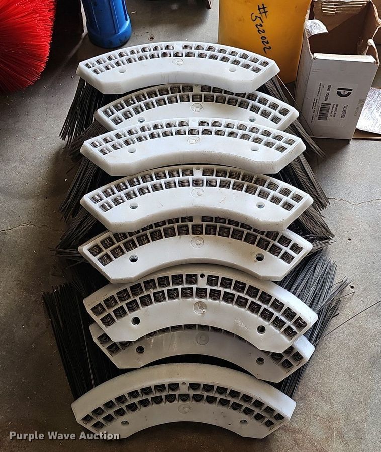 image for item DP6490 2009 Nissan 3300 street sweeper truck