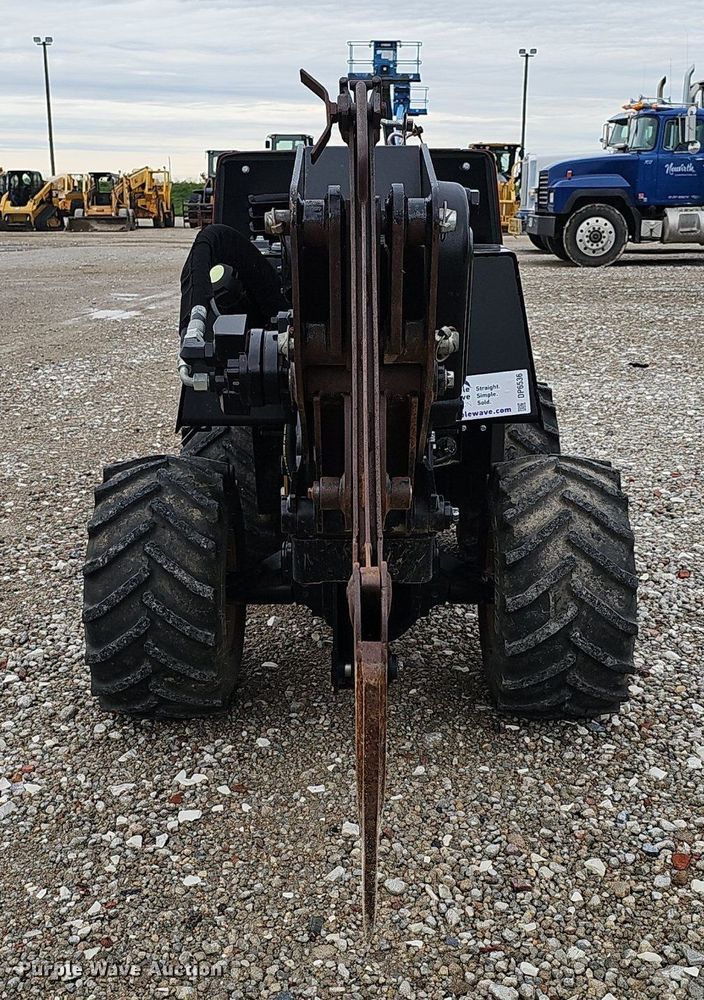 image for item DP6536 2018 Ditch Witch 410SX vibratory cable plow