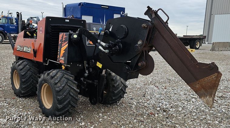 image for item DP6536 2018 Ditch Witch 410SX vibratory cable plow