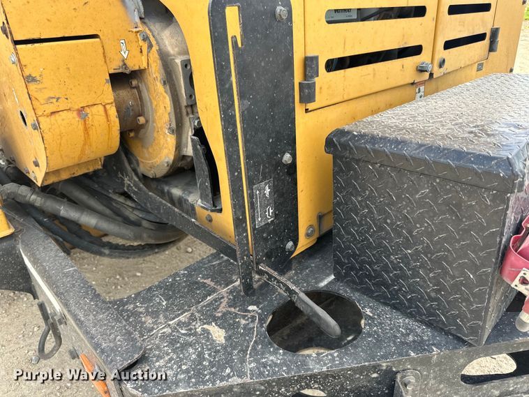 image for item DP8405 2008 Vermeer  BC2100XL wood chipper