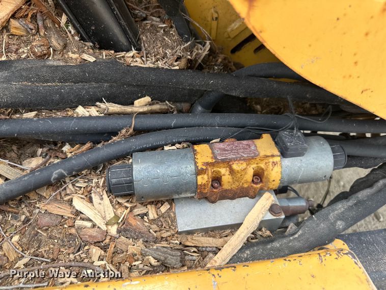 image for item DP8405 2008 Vermeer  BC2100XL wood chipper