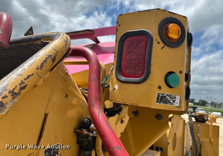 image for item DP8405 2008 Vermeer  BC2100XL wood chipper