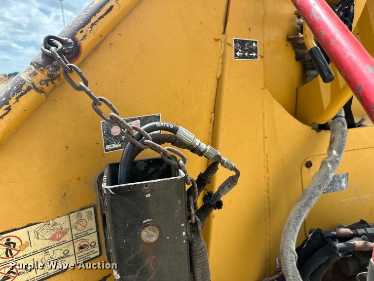 image for item DP8405 2008 Vermeer  BC2100XL wood chipper