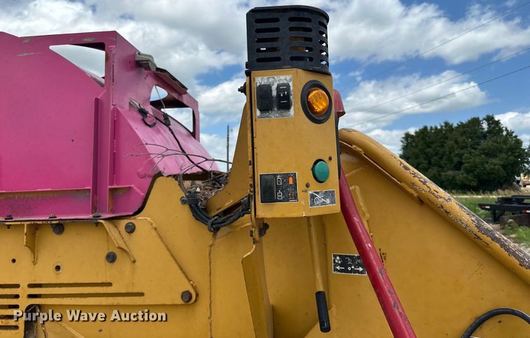 image for item DP8405 2008 Vermeer  BC2100XL wood chipper