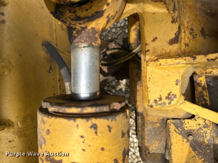 image for item DP8408 1982 Komatsu D31P-17 dozer