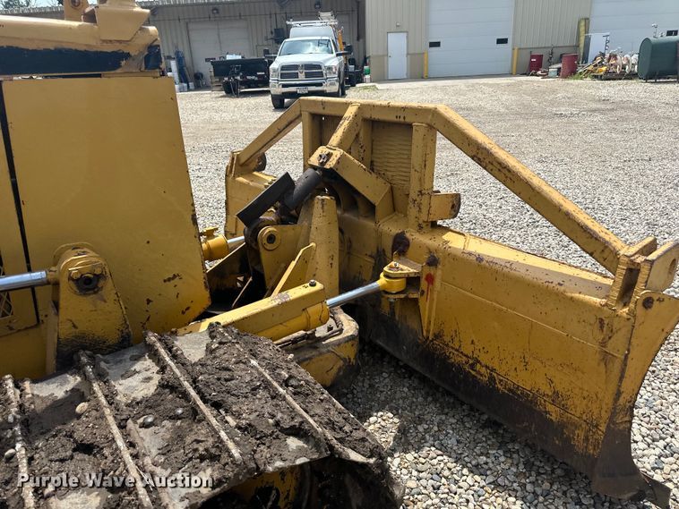 image for item DP8408 1982 Komatsu D31P-17 dozer
