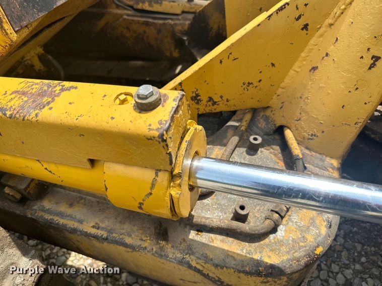 image for item DP8408 1982 Komatsu D31P-17 dozer