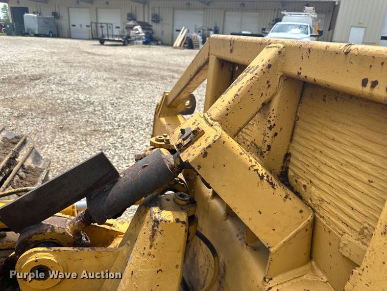 image for item DP8408 1982 Komatsu D31P-17 dozer